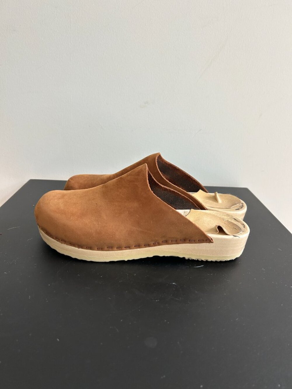 No.6 Contour Clog Tobacco Suede Wooden Clogs Size 7 - 7.5 - Picture 2 of 9